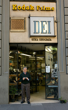 Mario Baracchi - The Oldest Shop in Florence